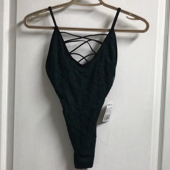 3/$30 🌺 Laced Bodysuit - Size S - Picture 2 of 3